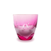 Load image into Gallery viewer, Penguin Couple 冷酒杯 金赤 - THE GLASS GIFT SHOP SOKICHI