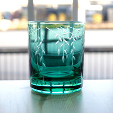 画像をギャラリービューアに読み込む, 細蔦 切立エメラルド