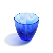 画像をギャラリービューアに読み込む, ぐい呑千筋 青藍・金赤<艶消し> - THE GLASS GIFT SHOP SOKICHI