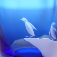 画像をギャラリービューアに読み込む, Penguin Climb 冷酒青藍切立 - THE GLASS GIFT SHOP SOKICHI
