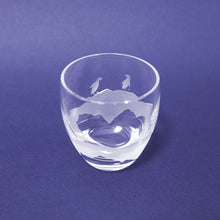 画像をギャラリービューアに読み込む, ペンギンカップル冷酒杯 - THE GLASS GIFT SHOP SOKICHI
