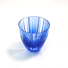 Load image into Gallery viewer, ぐい呑滝縞 青藍・金赤 - THE GLASS GIFT SHOP SOKICHI
